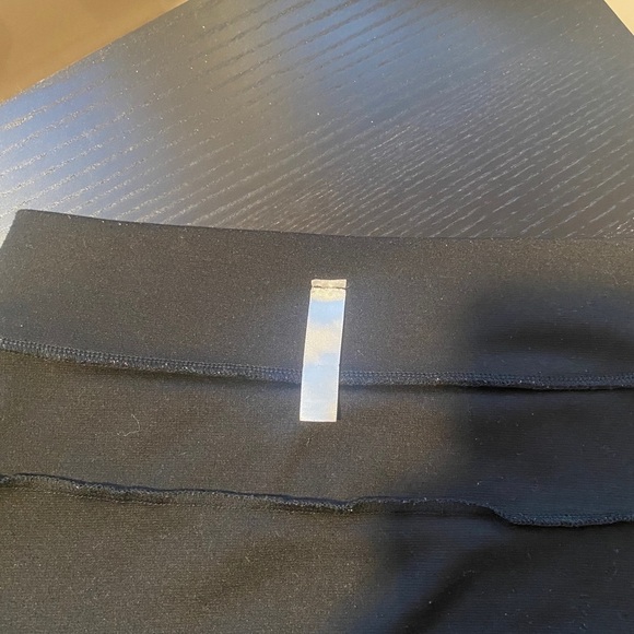 ⭐️ Black Mini-Skirt - Picture 3 of 3